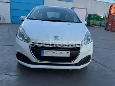 Usado Peugeot 208 Active 75 CV (55 kW) 2015 Blanco Utilitario