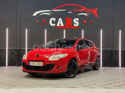 Rojo Usado 2009 Renault Mégane Dynamique Berlina | 5490 € (Precio justo)