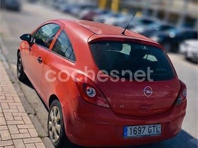 Usado Opel Corsa Essentia 75 CV (55 kW) 2010 Rojo Utilitario