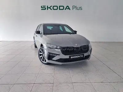 Usado Skoda Scala 115 CV (84 kW) 2026 Gris / plata Utilitario
