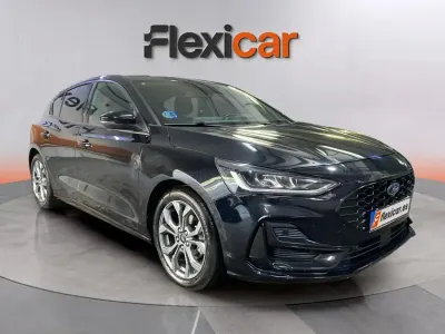 Usado Ford Focus ST-Line 155 CV (114 kW) 2023 Negro Berlina
