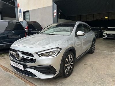 Gris / plata Usado 2021 Mercedes GLA200 SUV | 35.499 € (Precio justo)