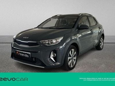 Usado Kia Stonic 100 CV (73 kW) 2022 Gris SUV