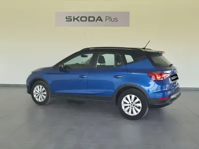 Usado Seat Arona Style Plus 110 CV (80 kW) 2022 Azul SUV
