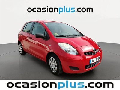 Begagnad Toyota Yaris Live 90 HK (66 kW) 2011 Röd Halvkombi