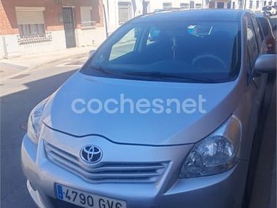 Gris / plata Usado 2010 Toyota Verso Active Monovolumen | 6000 € (Caro)