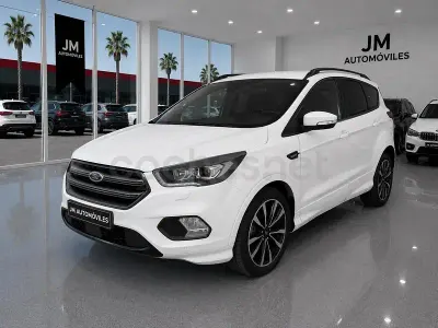 Usado Ford Kuga ST-Line 150 CV (110 kW) 2017 Blanco SUV