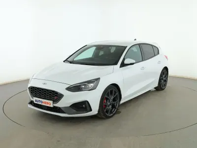 Usado Ford Focus ST 280 CV (205 kW) 2021 Blanco Berlina