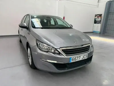 Usado Peugeot 308 SW Active 116 CV (85 kW) 2015 Gris / plata Familiar