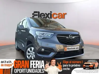 Usado Opel Combo Life Innovation 131 CV (96 kW) 2019 Gris Monovolumen
