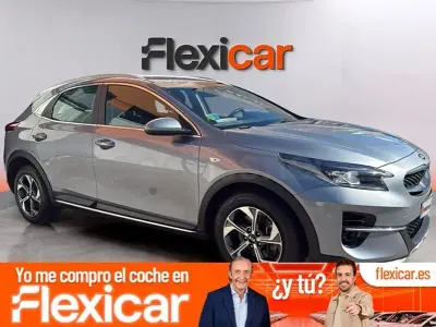 Usado Kia XCeed 160 CV (117 kW) 2022 Gris / plata SUV