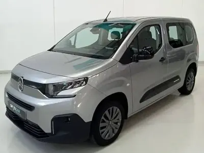 Usado Citroën Berlingo 100 CV (73 kW) 2025 Gris Monovolumen