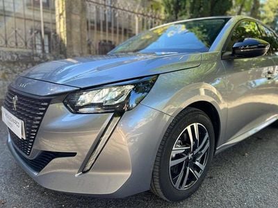 Usado Peugeot 208 Allure 100 CV (73 kW) 2022 Gris Utilitario