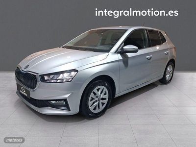 Usado Skoda Fabia Selection 99 CV (72 kW) 2025 Gris Berlina