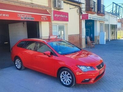 Usado Seat Leon Ecomotive 110 CV (80 kW) 2015 Rojo Familiar