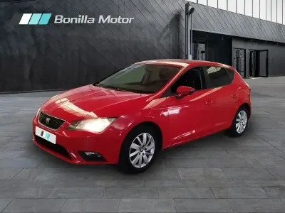 Usado Seat Leon Style 105 CV (77 kW) 2014 Rojo Berlina