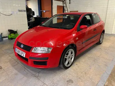 Usado Fiat Stilo Racing 115 CV (84 kW) 2005 Rojo Berlina