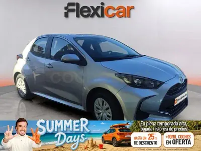 Usado Toyota Yaris Hybrid Business Edition 116 CV (85 kW) 2025 Gris / plata Berlina