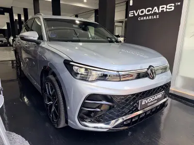 Usado VW Tiguan R-line 204 CV (150 kW) 2025 Gris / plata SUV