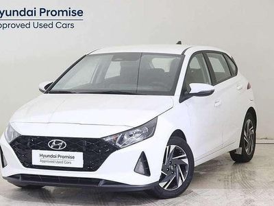 Begagnad Hyundai i20 101 HK (74 kW) 2023 Vit Halvkombi