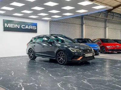 Usado Seat Leon 4Drive 300 CV (220 kW) 2020 Gris / plata Familiar