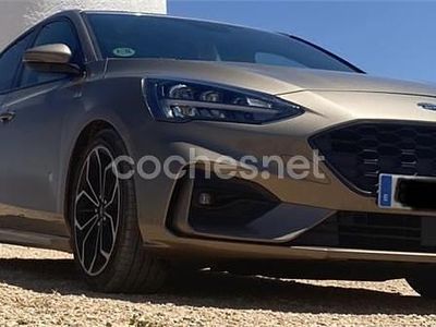 Usado Ford Focus ST-Line 120 CV (88 kW) 2018 Gris / plata Berlina