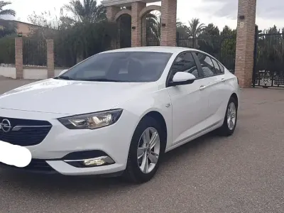 Usado Opel Insignia S 136 CV (100 kW) 2019 Blanco Berlina