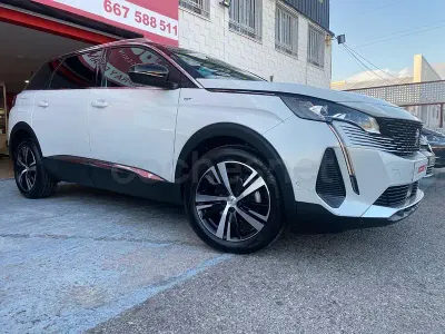 Usado Peugeot 5008 GT 130 CV (95 kW) 2021 Blanco SUV