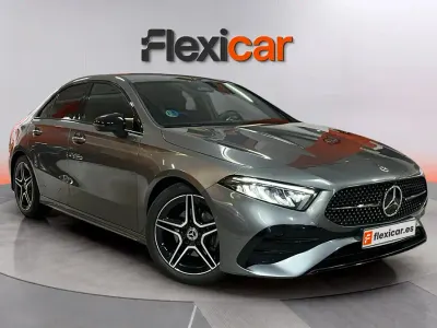 Usado Mercedes A180 136 CV (100 kW) 2023 Gris Berlina