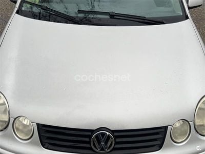 Gris / plata Usado 2003 VW Polo Highline Berlina | 2650 € (Precio justo)