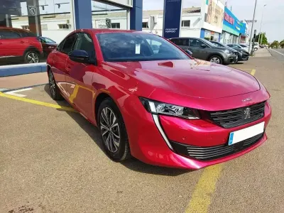 Usado Peugeot 508 Allure 225 CV (165 kW) 2023 Rojo Berlina