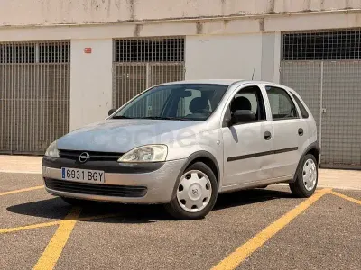 Usado Opel Corsa Club 75 CV (55 kW) 2002 Gris / plata Utilitario