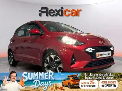 Usado Hyundai i10 67 CV (49 kW) 2023 Rojo Utilitario