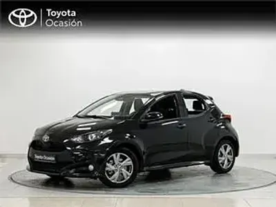 Usado Toyota Yaris Active 116 CV (85 kW) 2025 Negro Utilitario