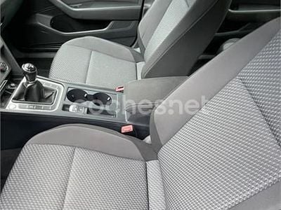 Usado VW Passat Advance 150 CV (110 kW) 2015 Gris / plata Berlina