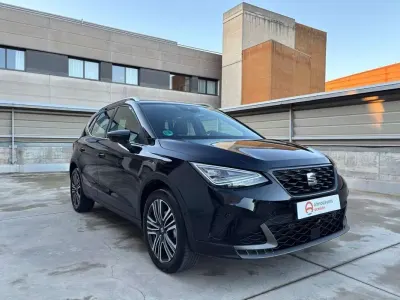 Usado Seat Arona FR 116 CV (85 kW) 2025 Negro SUV