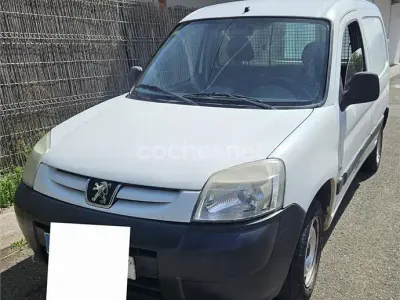 Usado Peugeot Partner Tepee Outdoor 90 CV (66 kW) 2009 Blanco Monovolumen