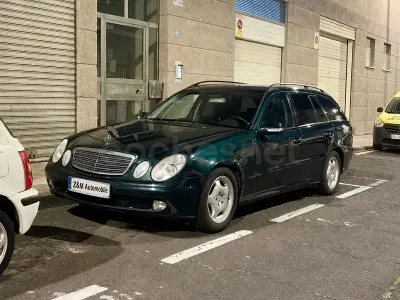 Usado Mercedes E220 Classic 150 CV (110 kW) 2004 Verde Familiar
