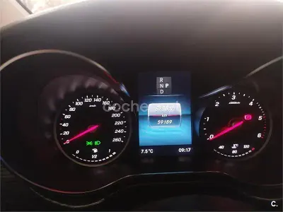 Usado Mercedes V220 Avantgarde 163 CV (119 kW) 2023 Gris / plata Monovolumen