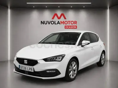 Usado Seat Leon Style 115 CV (84 kW) 2021 Blanco Familiar