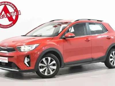 Usado Kia Stonic 101 CV (74 kW) 2024 Rojo SUV
