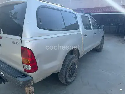 Usado Toyota HiLux 120 CV (88 kW) 2009 Gris / plata Pickup/Camioneta