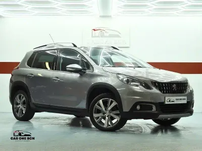 Usado Peugeot 2008 Allure 110 CV (80 kW) 2016 Gris / plata SUV