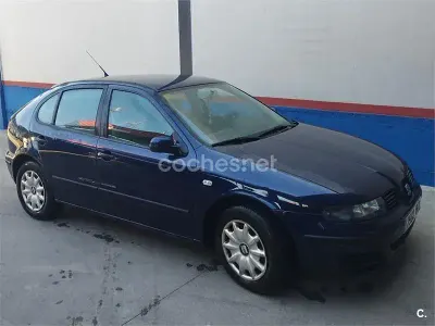 Usado Seat Leon 90 CV (66 kW) 2000 Azul Utilitario