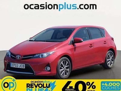 Usado Toyota Auris 90 CV (66 kW) 2015 Rojo Utilitario