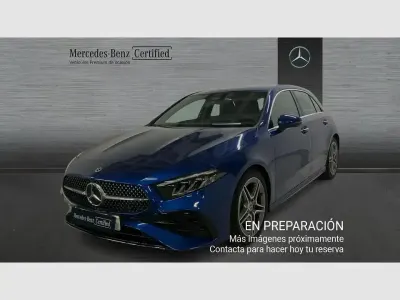 Usado Mercedes A180 136 HP (100 kW) 2024 Azul Sedan
