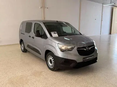Usado Opel Combo Life Edition 102 CV (75 kW) 2021 Gris / plata Monovolumen