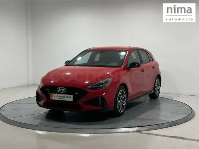Usado Hyundai i30 N Line 96 CV (70 kW) 2025 Rojo Berlina
