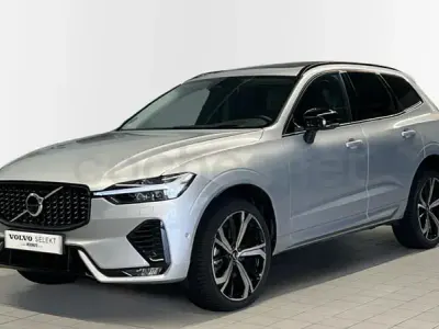 Usado Volvo XC60 Plus 250 CV (183 kW) 2025 Gris / plata SUV