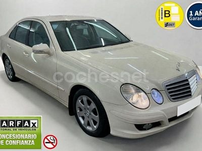 Beige Usado 2009 Mercedes E200 Classic Berlina | 4990 € (Super precio)